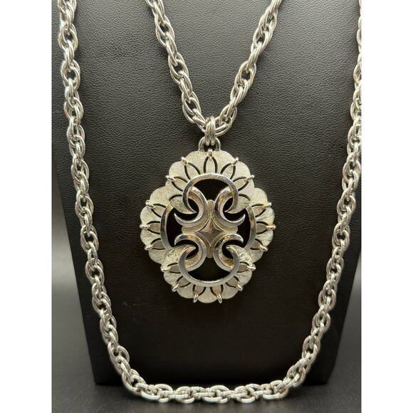 Vintage Crown Trifari Silver Tone Double Rope Chain Pendant